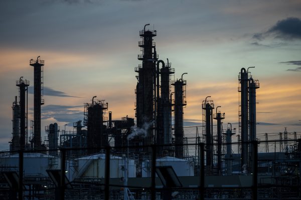 environmental-pollution-factory-exterior environmental-pollution-factory-exterior